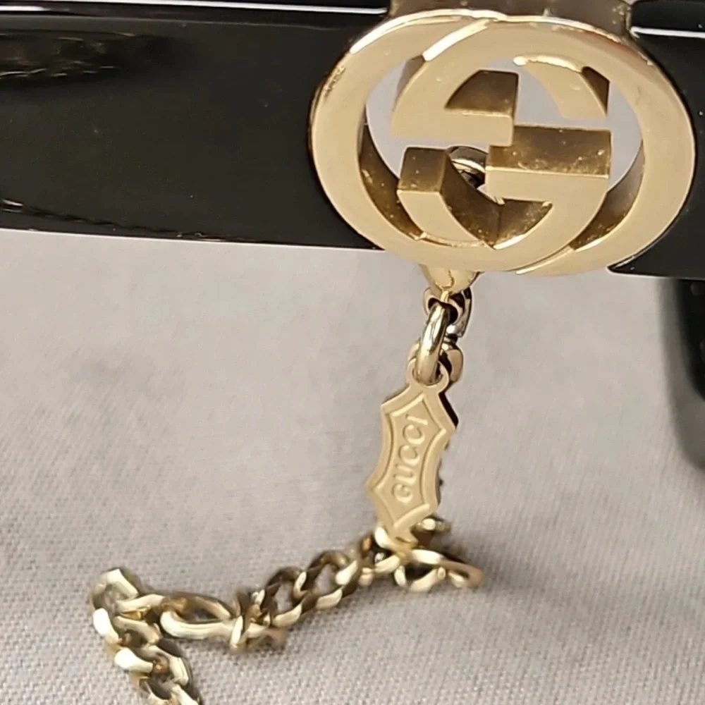 Gucci Black Sunglasses with Gold Chain Accent and case. Pre owned not new. - Picture 3 of 11